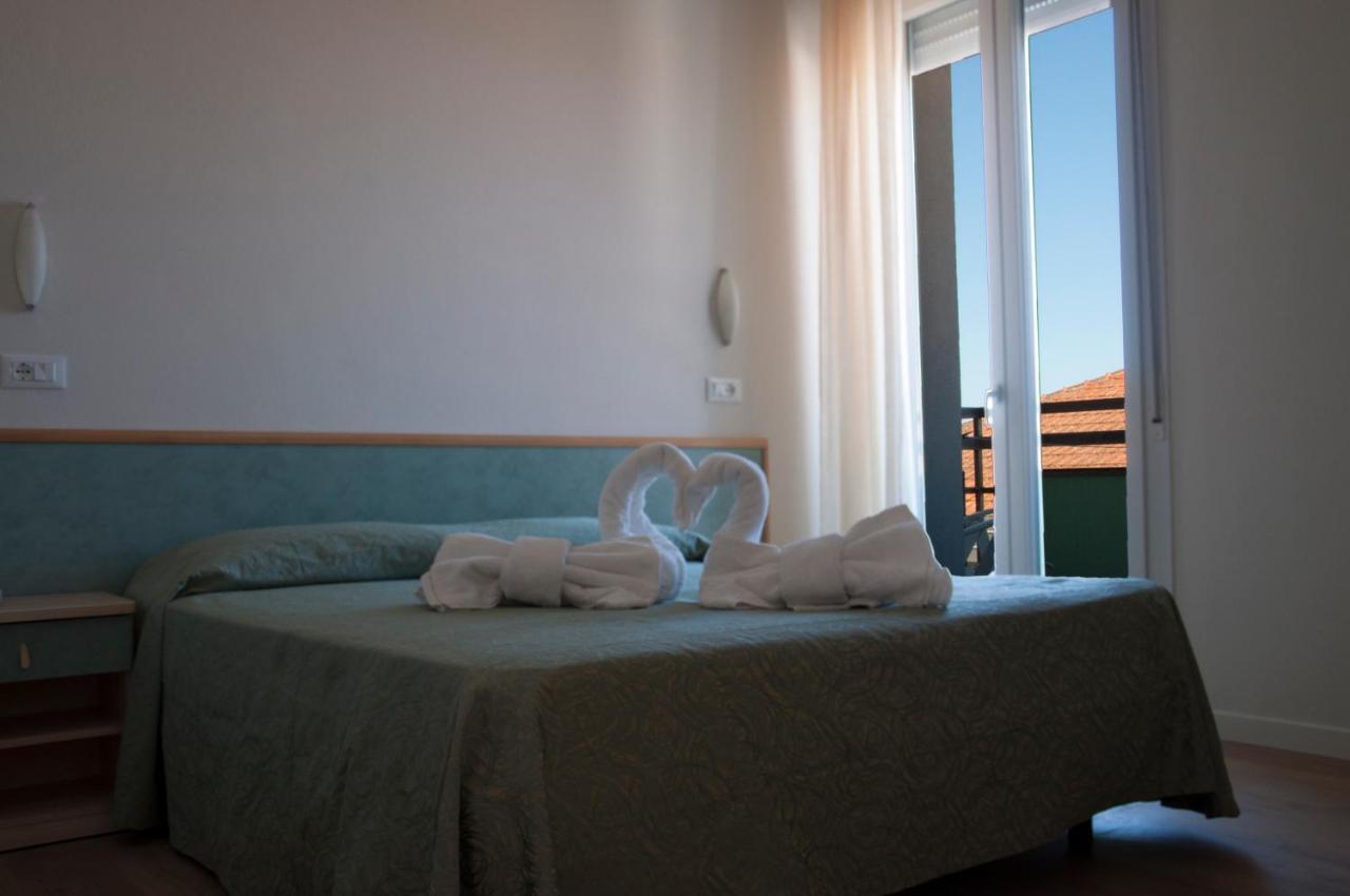 Hotel Ondina E Milazzo Cervia Buitenkant foto