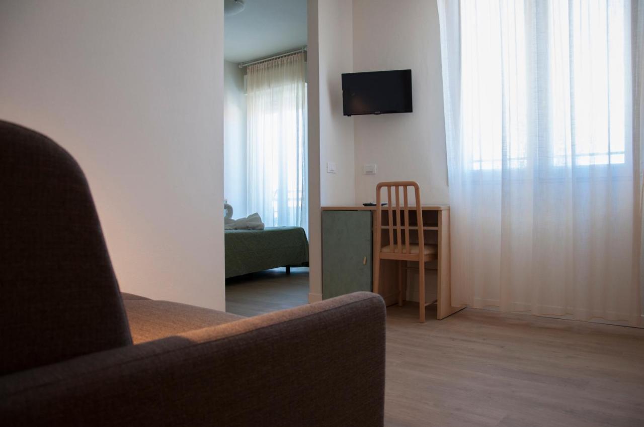 Hotel Ondina E Milazzo Cervia Buitenkant foto
