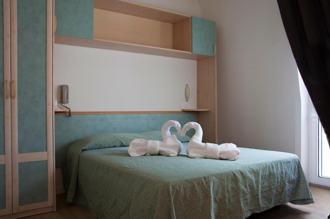 Hotel Ondina E Milazzo Cervia Buitenkant foto