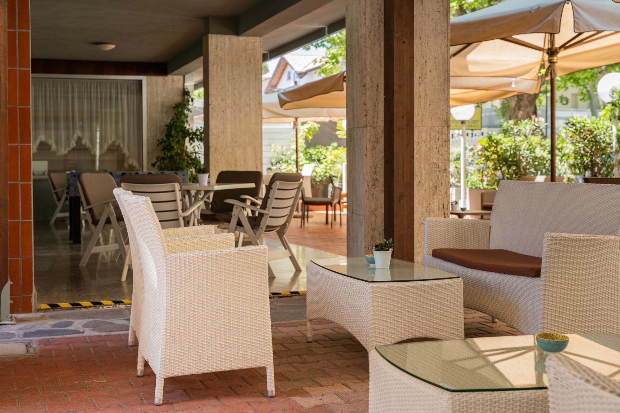 Hotel Ondina E Milazzo Cervia Buitenkant foto