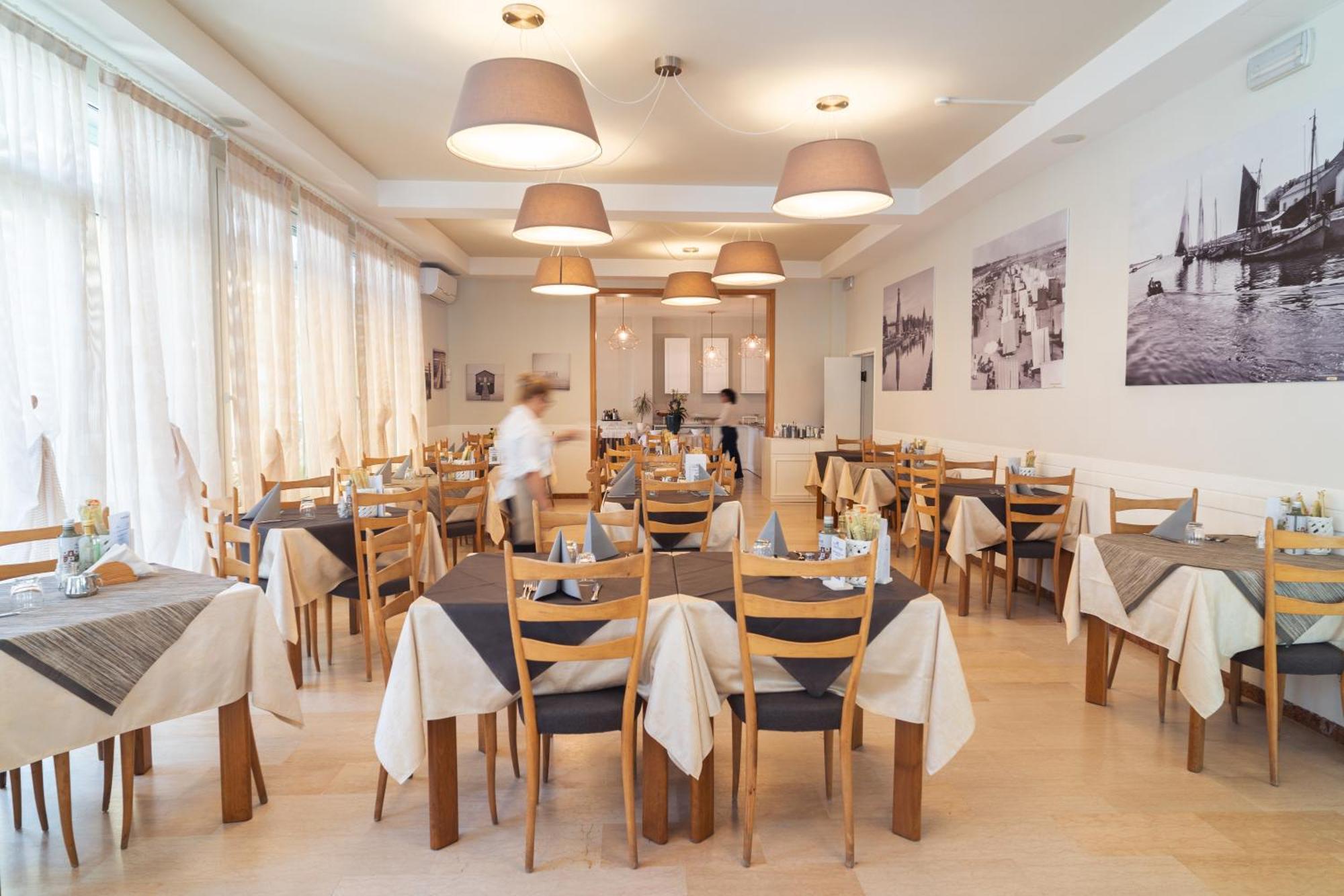 Hotel Ondina E Milazzo Cervia Buitenkant foto