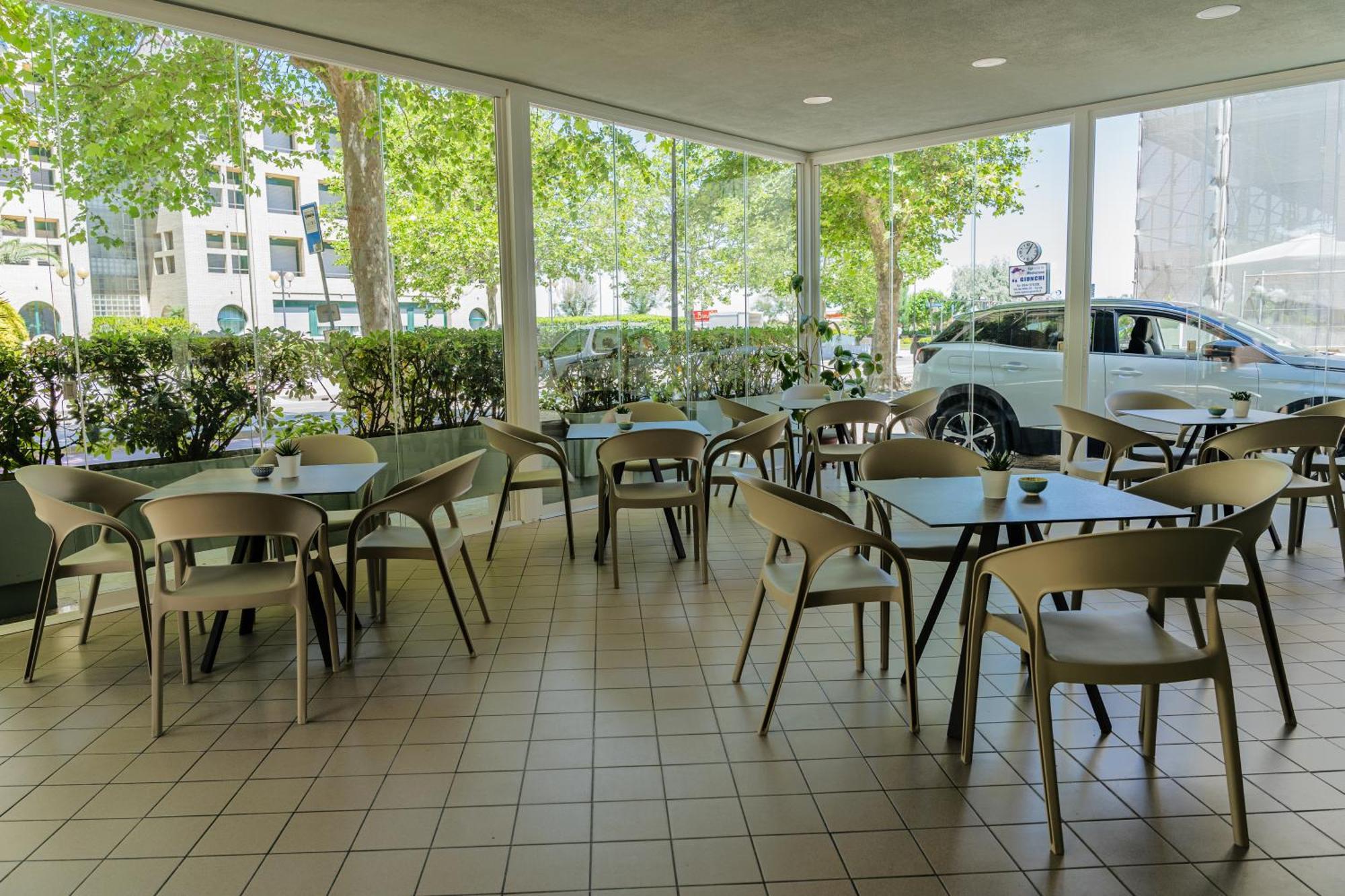 Hotel Ondina E Milazzo Cervia Buitenkant foto