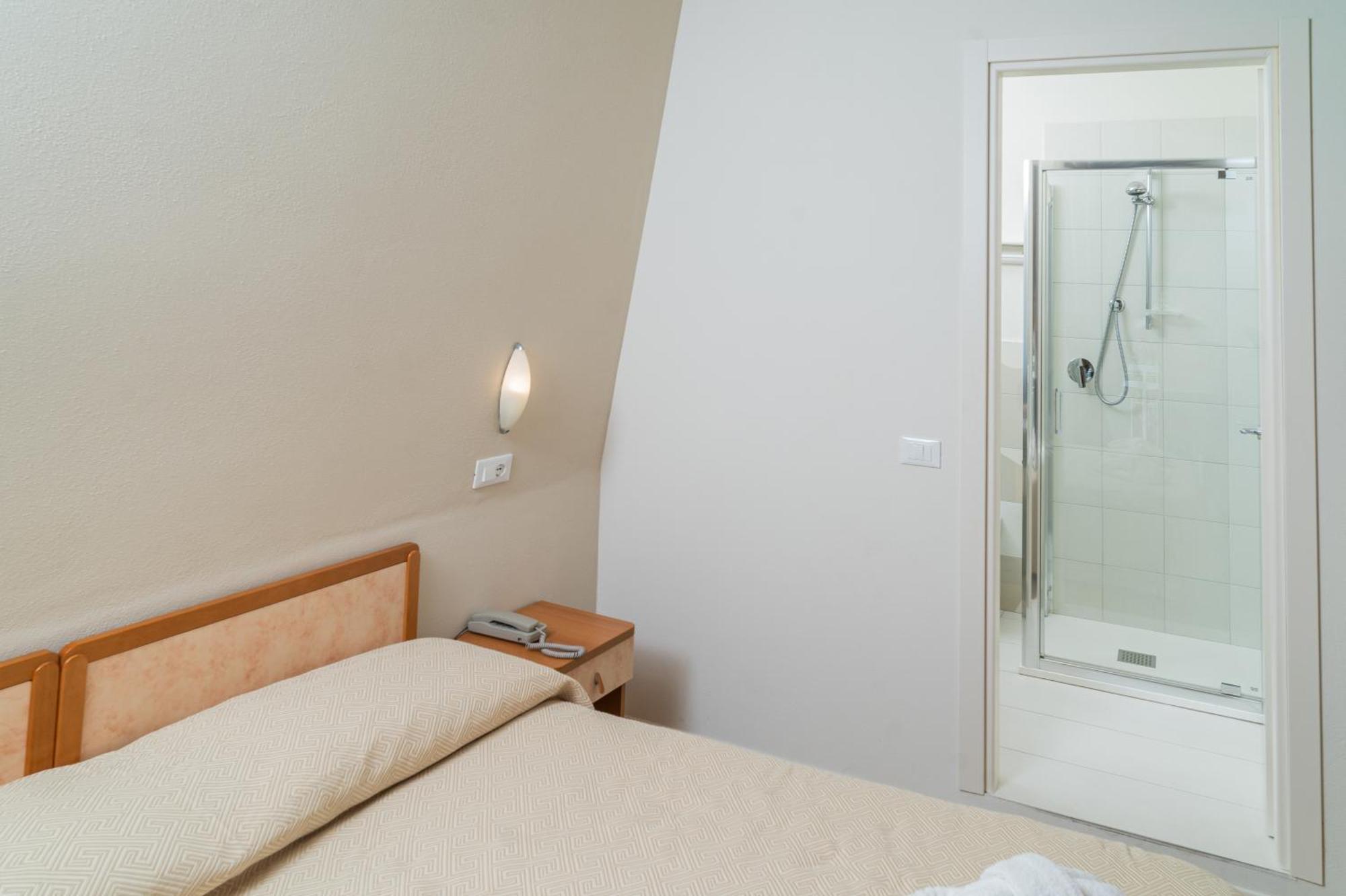Hotel Ondina E Milazzo Cervia Buitenkant foto