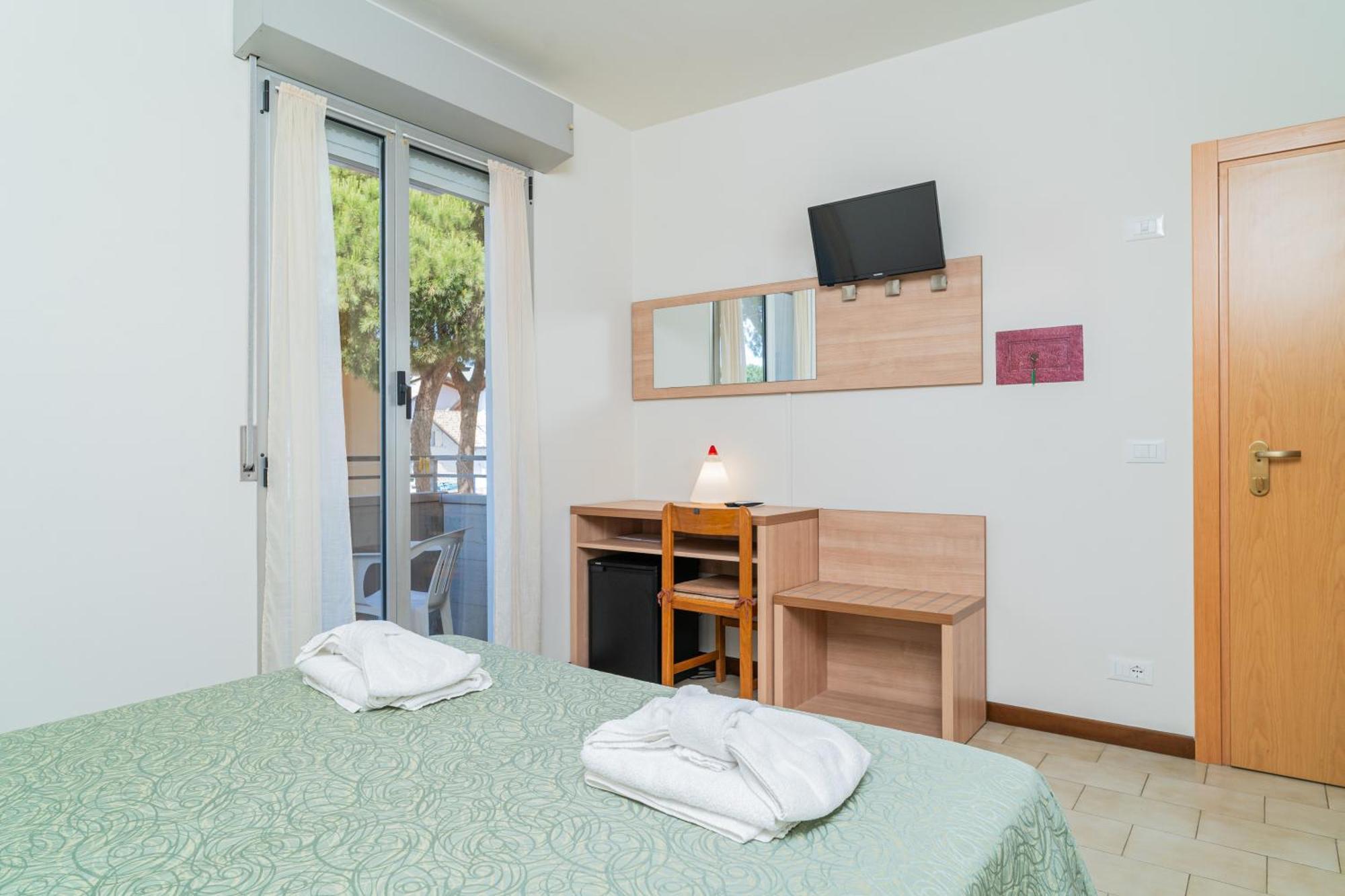 Hotel Ondina E Milazzo Cervia Buitenkant foto