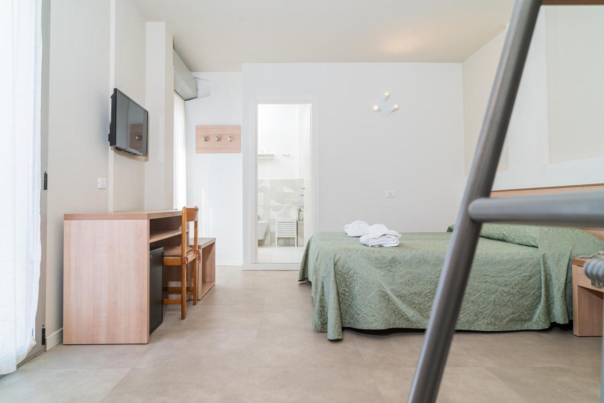 Hotel Ondina E Milazzo Cervia Buitenkant foto
