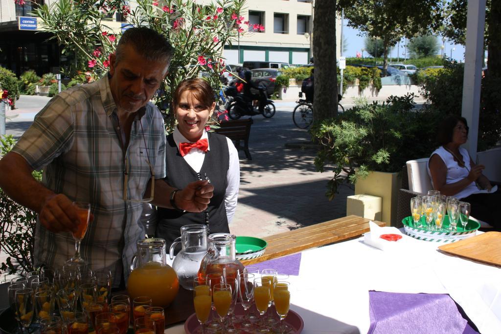 Hotel Ondina E Milazzo Cervia Buitenkant foto