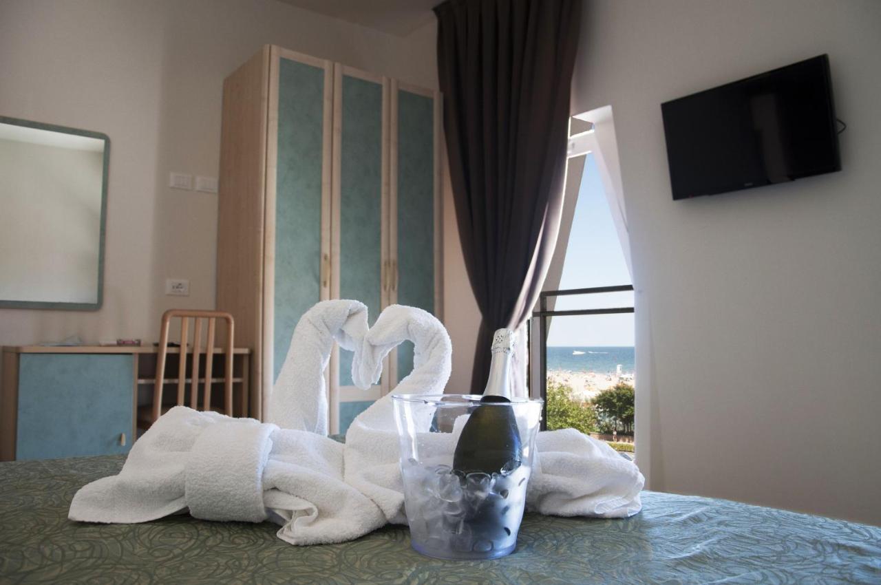 Hotel Ondina E Milazzo Cervia Buitenkant foto